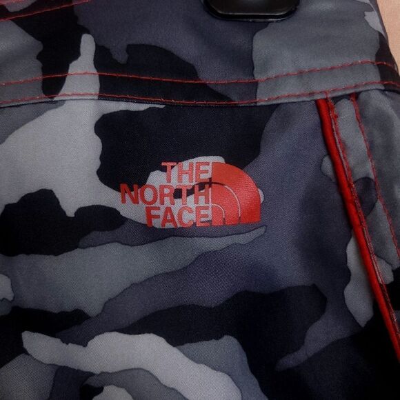 The North Face Grey Camo Shorts Swim Trunks Boys Size 14 - Picture 2 of 7